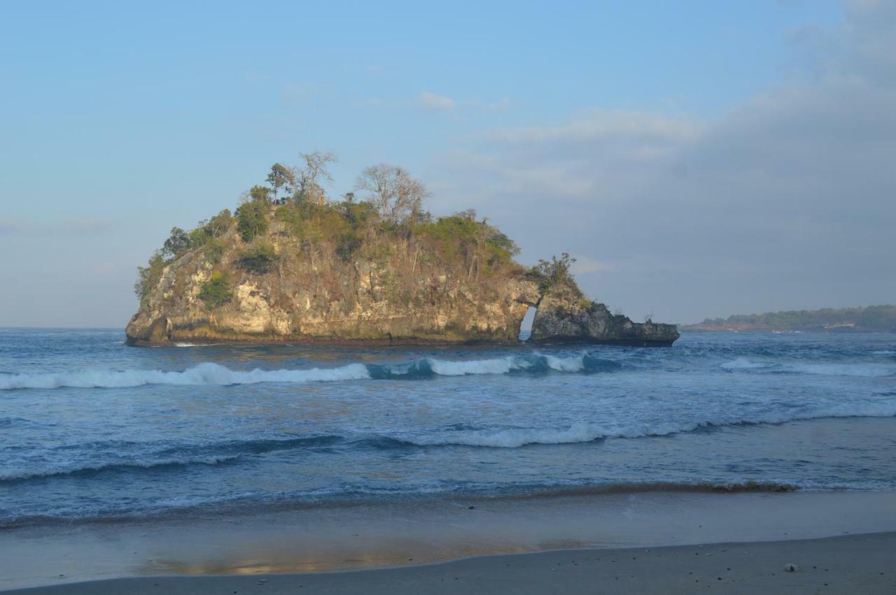 Nyuh Gading Bungalow Nusa Penida Sakti Exterior photo